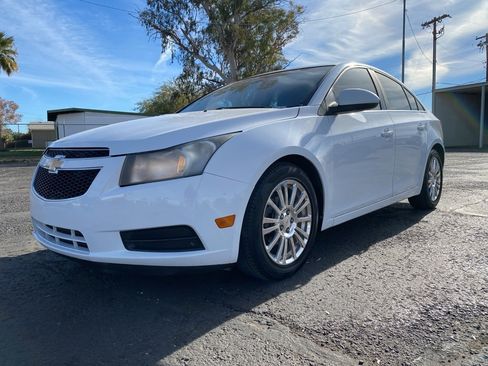 Used 2011 Chevrolet Cruze Eco image 2
