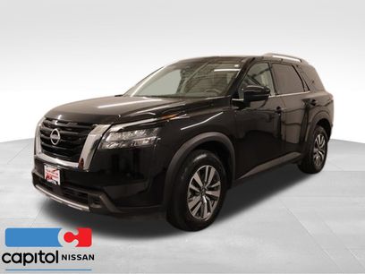 Used 2025 Nissan Pathfinder SL