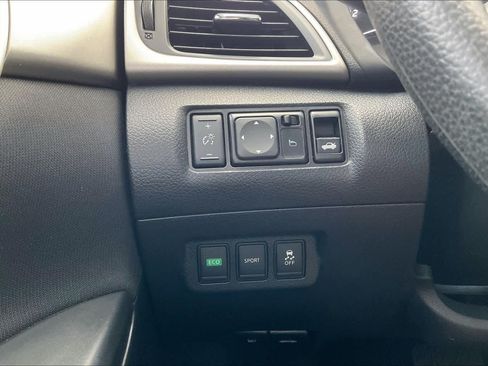 Used 2015 Nissan Sentra S FWD image 32