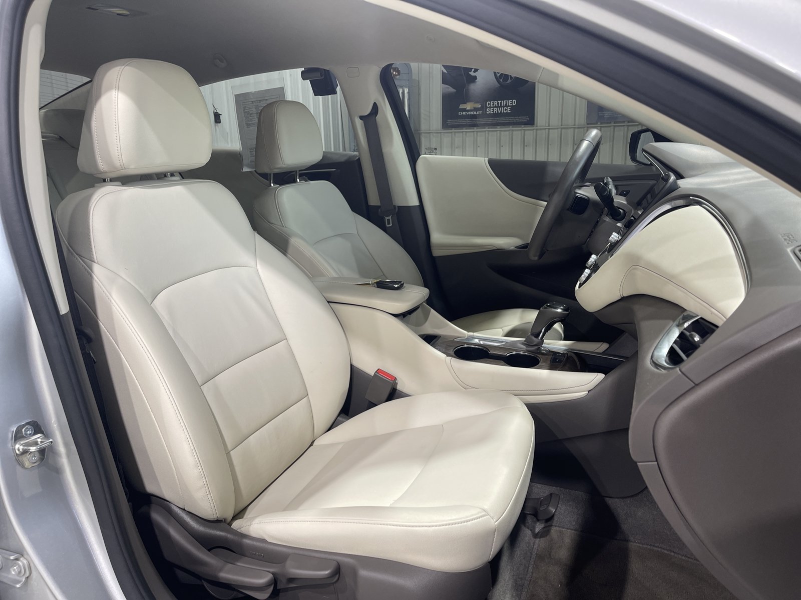 Used 2019 Chevrolet Malibu LT w/ Leather Package FWD image 18