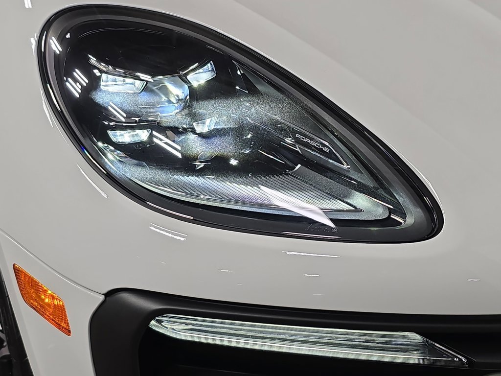 Certified 2026 Porsche Macan AWD/4WD image 12