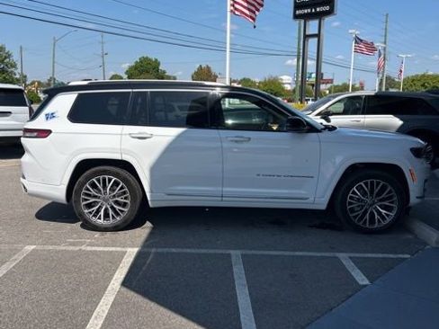 Used 2022 Jeep Grand Cherokee L Summit image 3