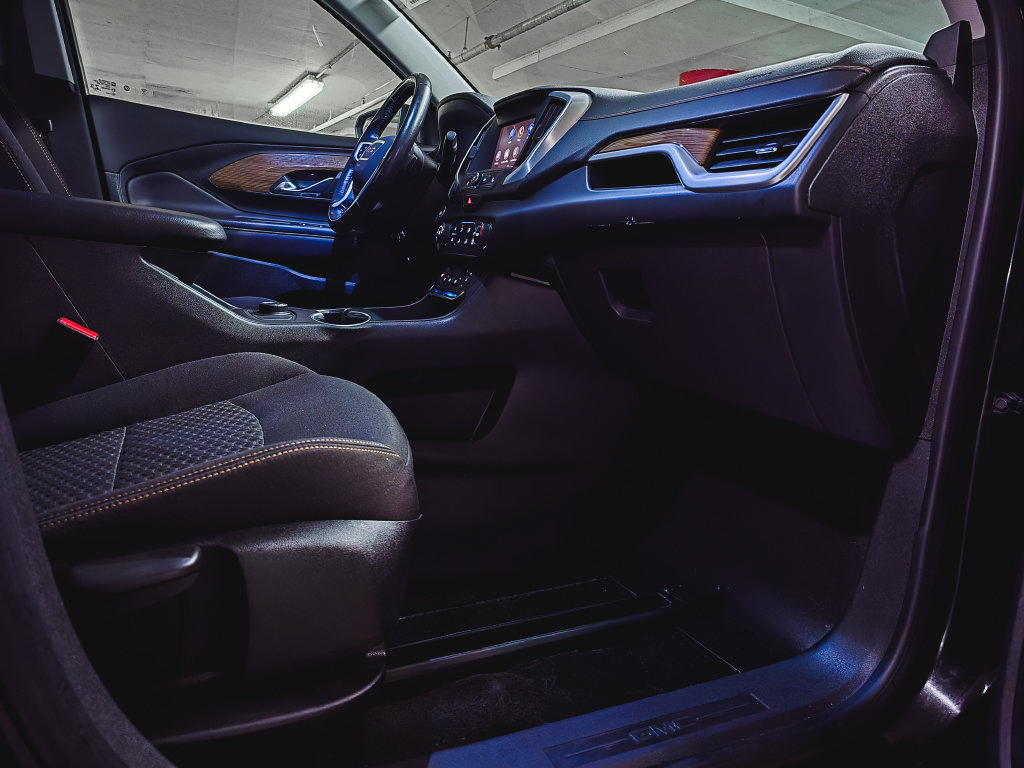 Used 2020 GMC Terrain SLE FWD image 35