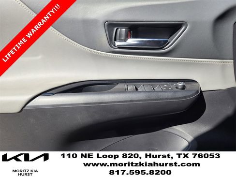 Used 2021 Toyota Venza LE image 26