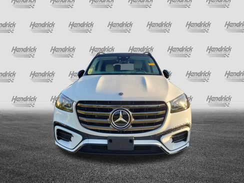 Used 2024 Mercedes-Benz GLS 450 4MATIC image 3