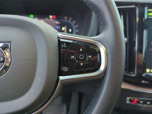 Used 2025 Volvo XC60 B5 Ultra w/ Protection Package Premier image 19