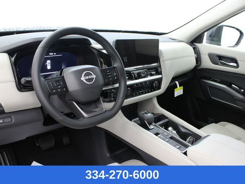 New 2026 Nissan Pathfinder SL image 13