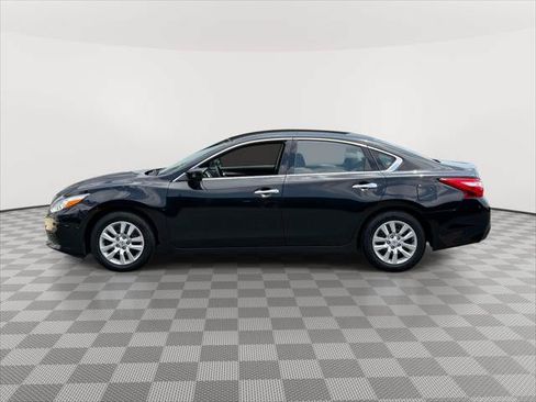 Used 2017 Nissan Altima 2.5 S FWD image 4
