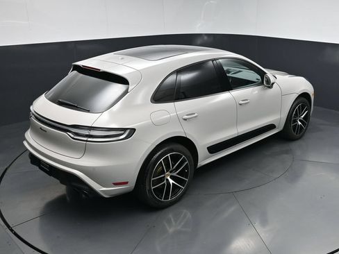 Used 2025 Porsche Macan AWD/4WD image 18
