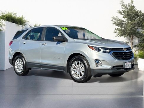 Used 2020 Chevrolet Equinox LS image 1