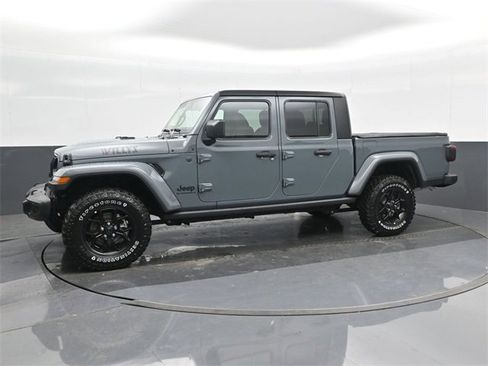 Used 2024 Jeep Gladiator Sport image 9