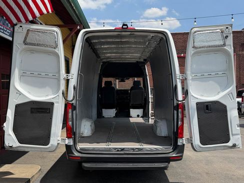 Used 2019 Mercedes-Benz Sprinter 170 image 9