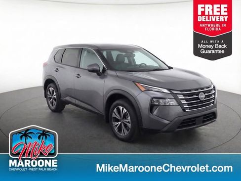 Used 2024 Nissan Rogue SV FWD image 1