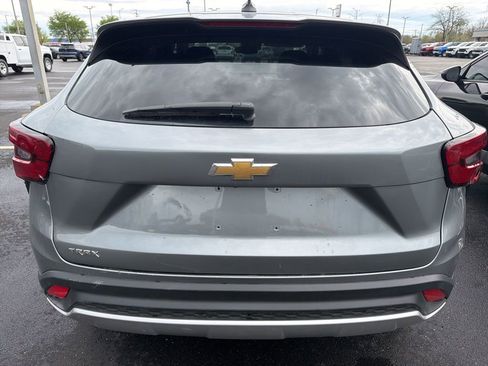 Used 2024 Chevrolet Trax LS image 4