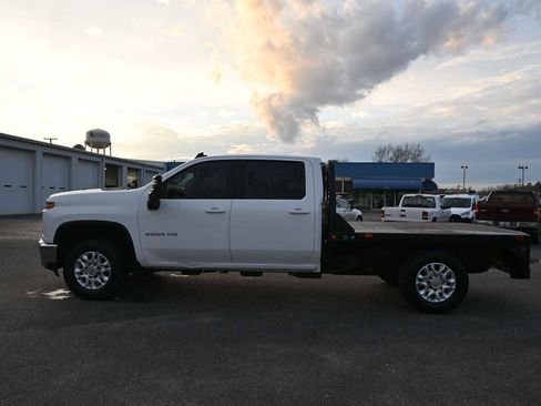 Used 2022 Chevrolet Silverado 2500 LT w/ Convenience Package image 6