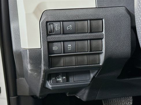 Used 2024 Toyota Tacoma TRD Off-Road image 17