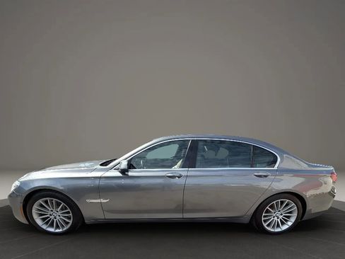 Used 2015 BMW 750Li xDrive w/ Executive Package AWD/4WD image 8