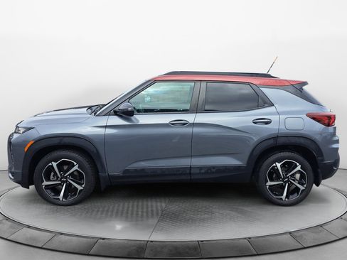 Used 2022 Chevrolet TrailBlazer RS w/ Technology Package FWD image 4