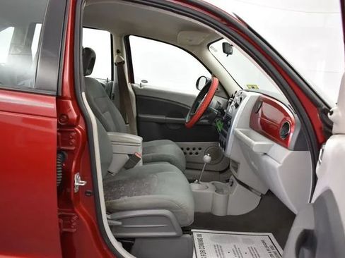 Used 2009 Chrysler PT Cruiser FWD image 17