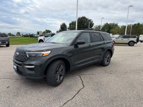 Used 2023 Ford Explorer XLT w/ Equipment Group 202A AWD/4WD image 7