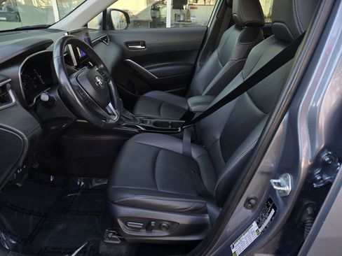 Certified 2023 Toyota Corolla Cross XLE image 15