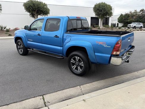 Used 2005 Toyota Tacoma PreRunner image 9