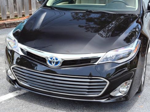 Used 2015 Toyota Avalon Limited FWD image 4