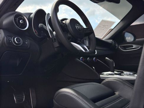 Used 2023 Alfa Romeo Giulia Veloce image 14