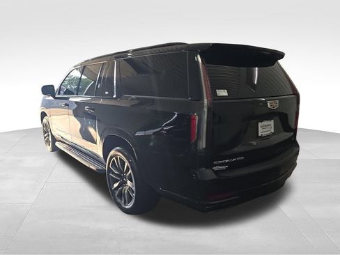 Used 2022 Cadillac Escalade ESV Sport AWD/4WD image 3