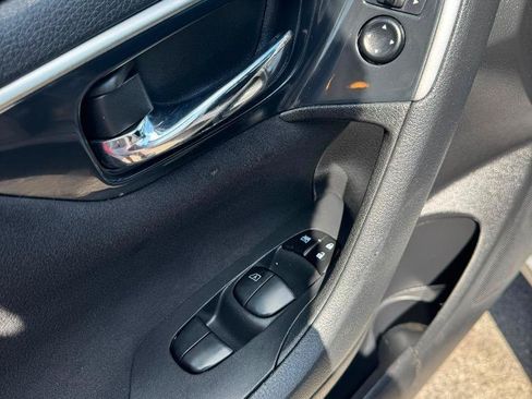 Used 2014 Nissan Altima 2.5 S w/ Display Audio Package FWD image 18