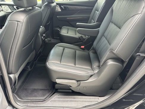Used 2026 Buick Enclave Avenir w/ Super Cruise Package AWD/4WD image 32