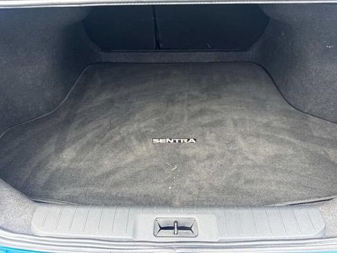 Used 2025 Nissan Sentra SR FWD image 13