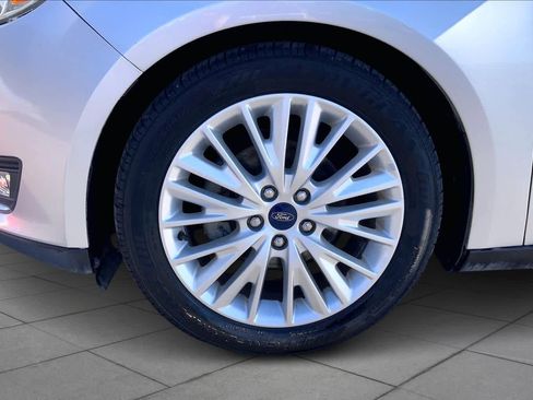 Used 2017 Ford Focus Titanium image 11