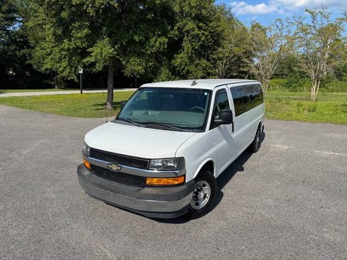 Used 2018 Chevrolet Express 3500 LT w/ LT Preferred Equipment Group RWD image 29