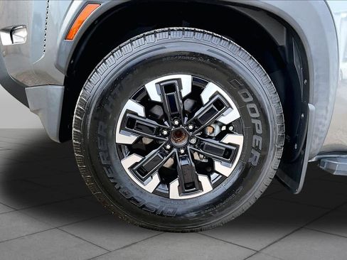 Used 2022 Nissan Frontier Pro-X RWD image 13