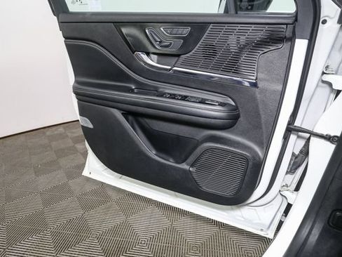 Used 2022 Lincoln Corsair FWD image 36