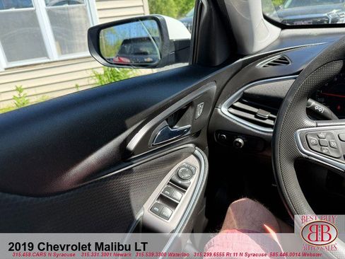 Used 2019 Chevrolet Malibu LT FWD image 16