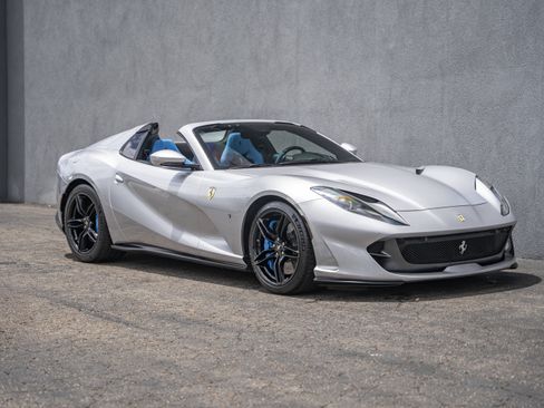 Used 2022 Ferrari 812 GTS RWD image 6