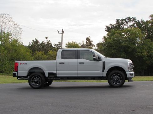 New 2026 Ford F250 XL w/ STX Appearance Package AWD/4WD image 8