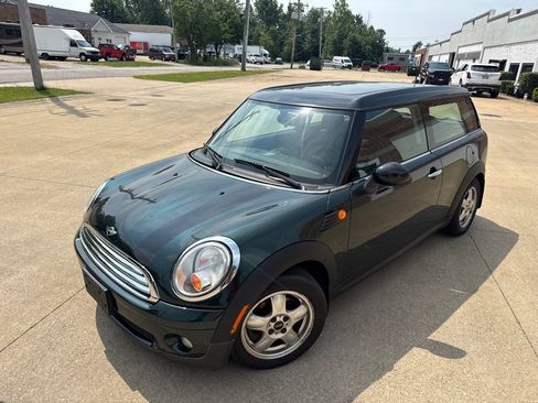 Used 2009 MINI Cooper Clubman Hardtop FWD image 1