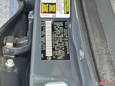 Certified 2025 Toyota Camry XLE image 31