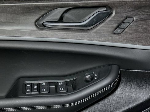 New 2025 Jeep Grand Cherokee Limited w/ Luxury Tech Group II AWD/4WD image 12
