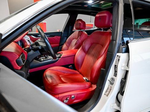 Used 2022 Maserati Levante Modena image 17