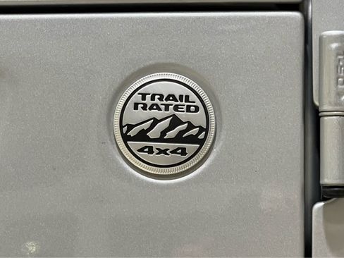 Used 2022 Jeep Wrangler Unlimited Sahara w/ Cold Weather Group image 5