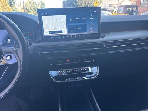 Used 2024 Lincoln Corsair Grand Touring image 11