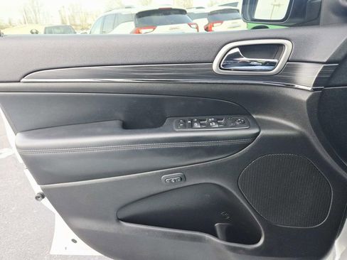 Used 2020 Jeep Grand Cherokee Limited X image 38