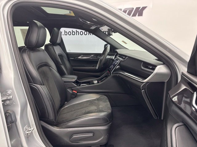 Used 2023 Jeep Grand Cherokee L Laredo AWD/4WD image 33