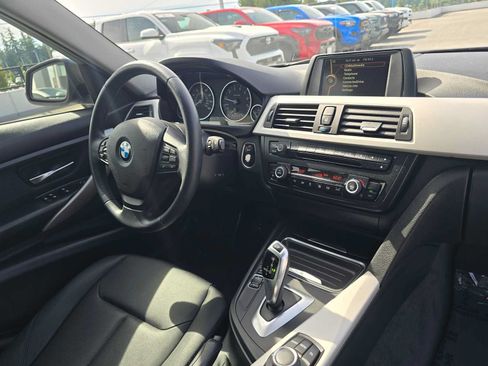 Used 2014 BMW 320i Sedan RWD image 10