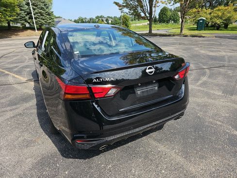 Used 2024 Nissan Altima 2.5 SR FWD image 3