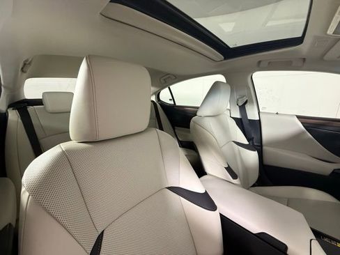 New 2025 Lexus ES 350 w/ Premium Package image 34